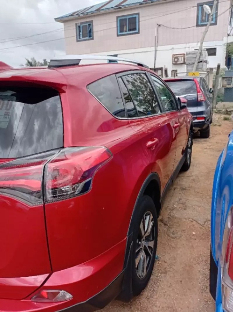 Toyota RAV4   - 2016