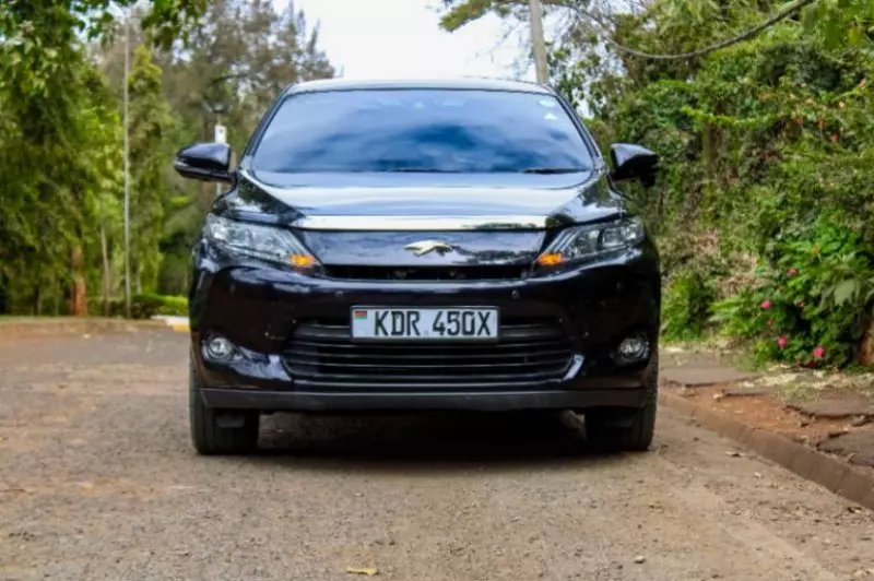Toyota Harrier   - 2017
