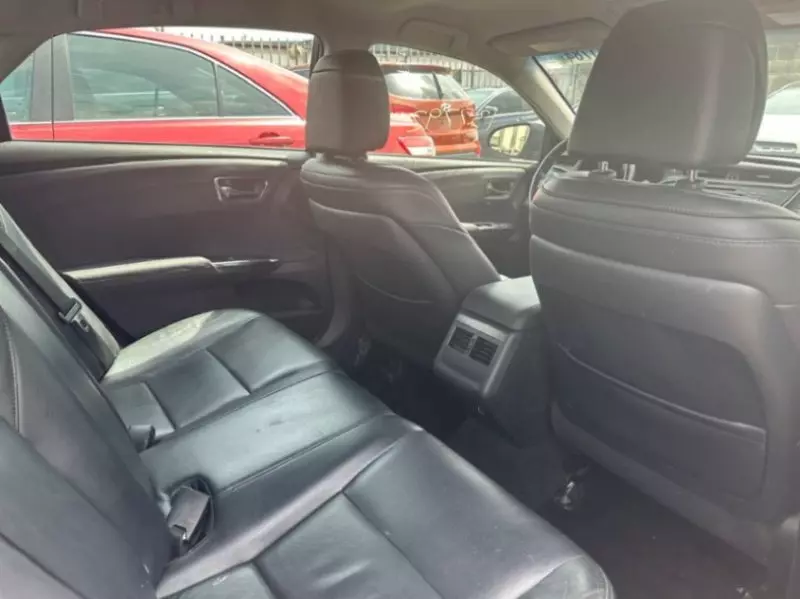 Toyota Avalon   - 2016