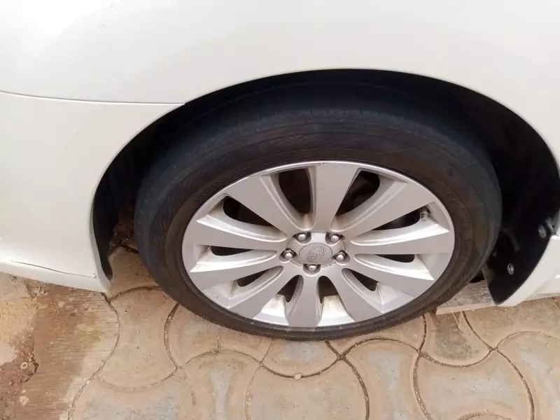 Subaru Legacy   - 2012