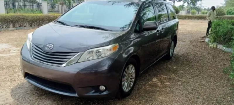 Toyota Sienna   - 2014