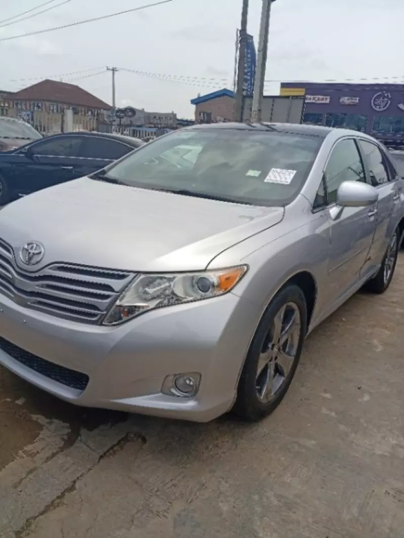 Toyota Venza   - 2011