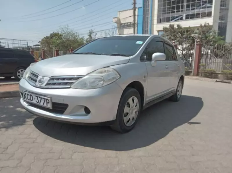 Nissan Tiida   - 2008
