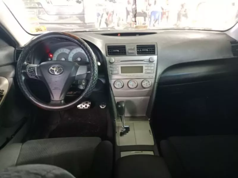 Toyota Camry   - 2010