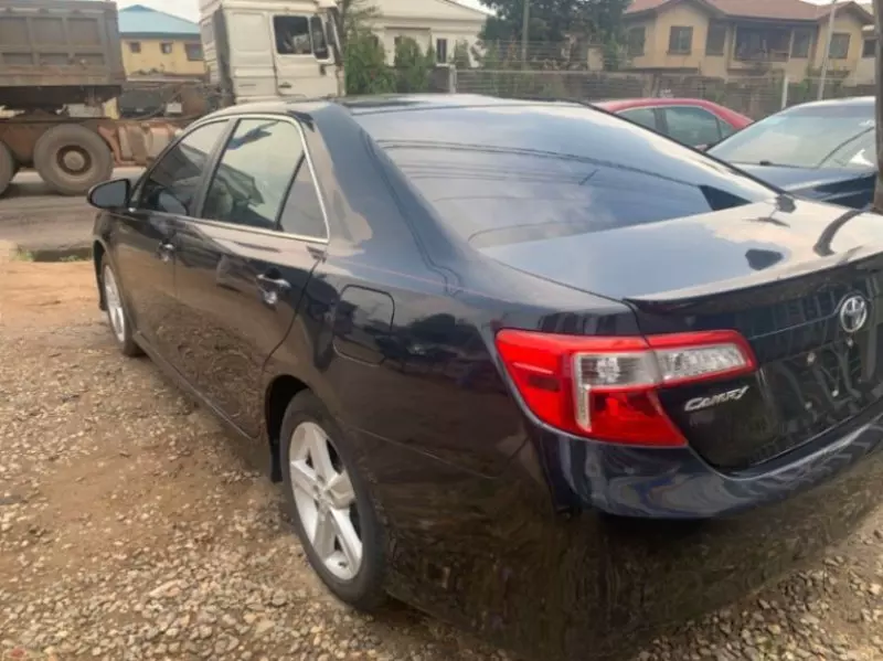 Toyota Camry   - 2012