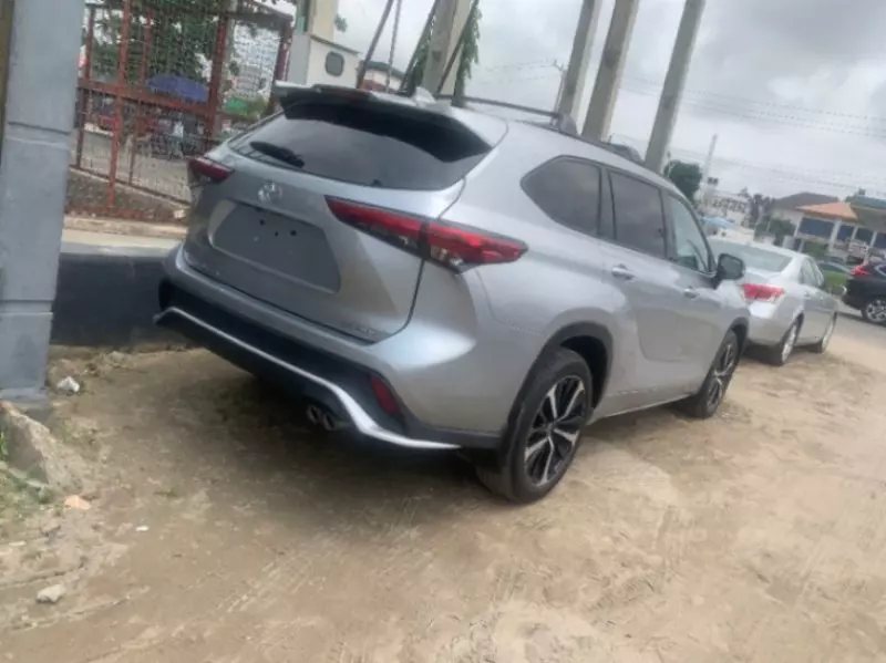 Toyota Highlander   - 2009