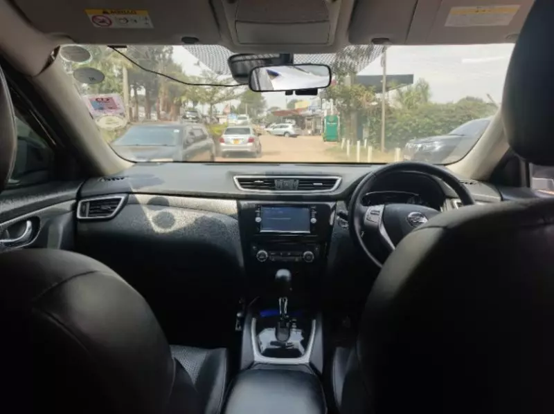Nissan X- trail   - 2016