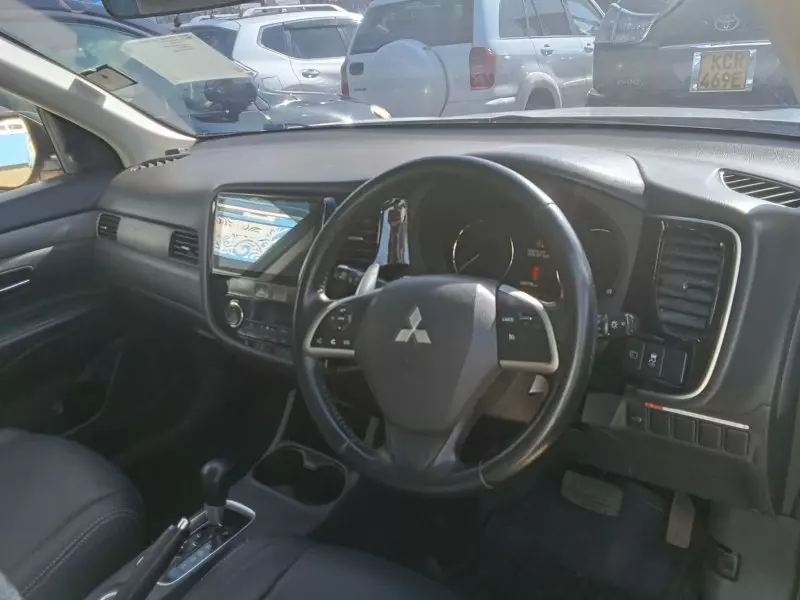 Mitsubishi OUTLANDER