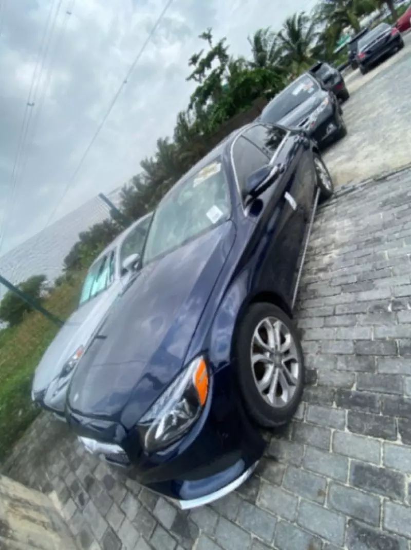 Mercedes-Benz C 300   - 2015