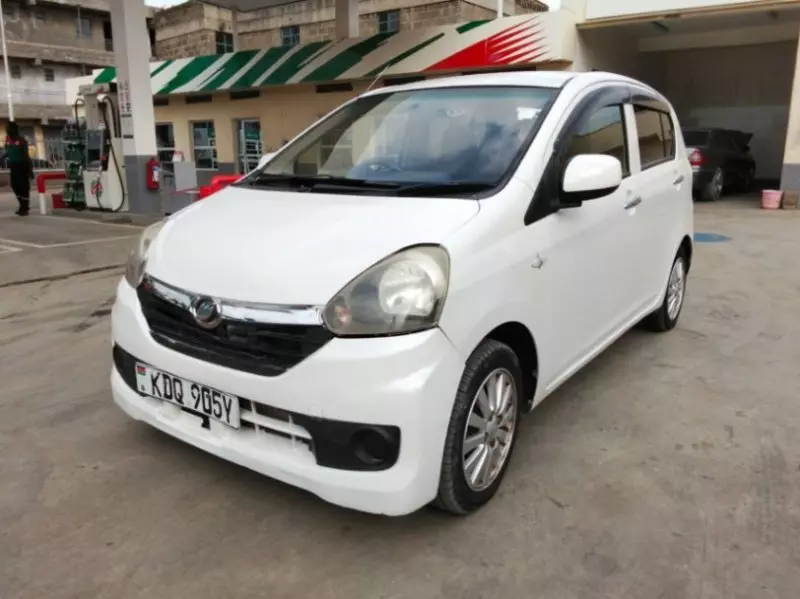Daihatsu Mira    - 2017