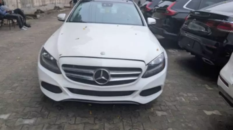 Mercedes-Benz C 300
