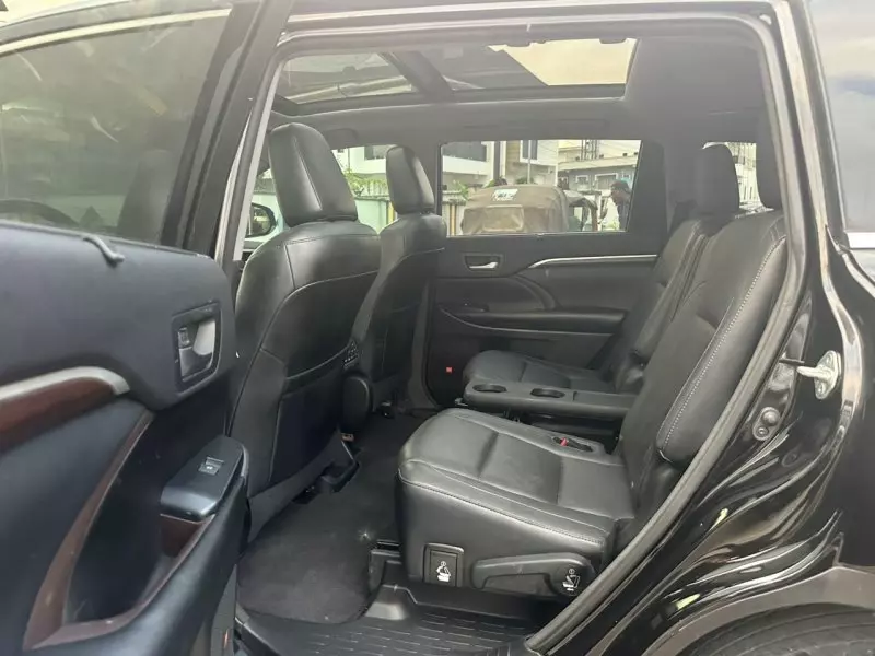 Toyota Highlander   - 2015