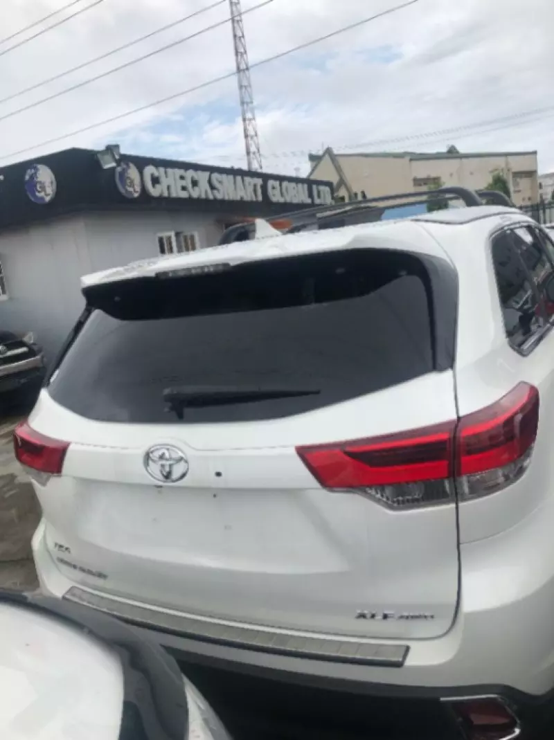 Toyota Highlander   - 2009