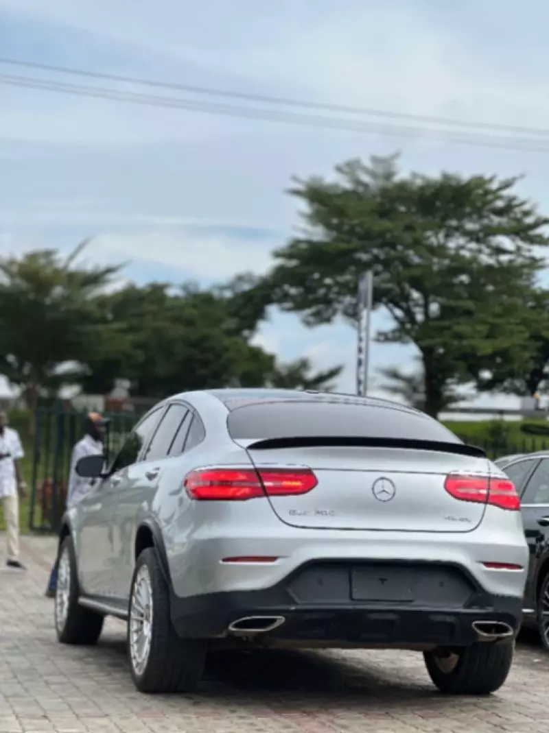 Mercedes-Benz GLC 300   - 2019