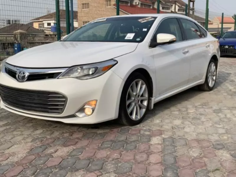 Toyota Avalon   - 2015