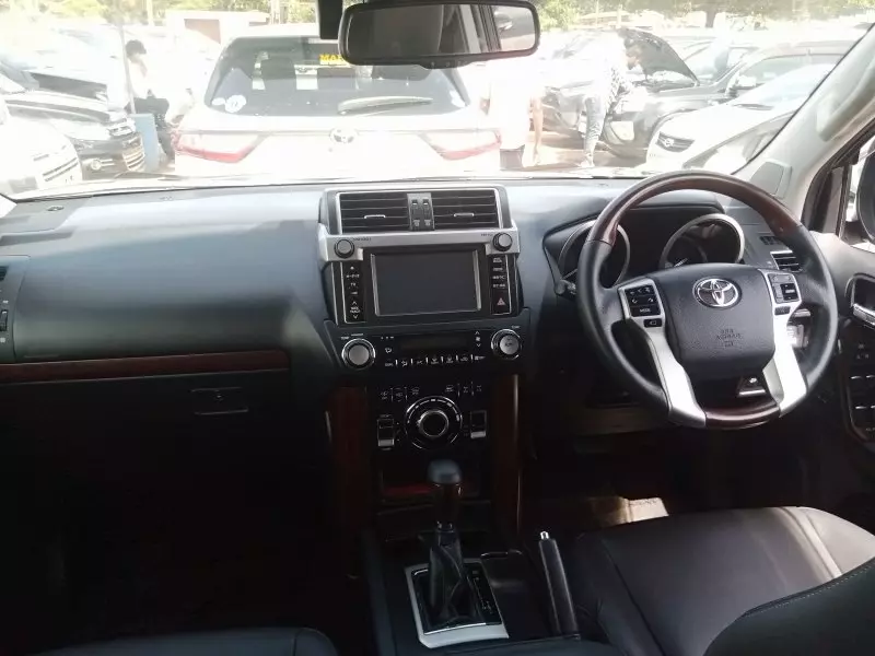 Toyota Landcruiser Prado   - 2016