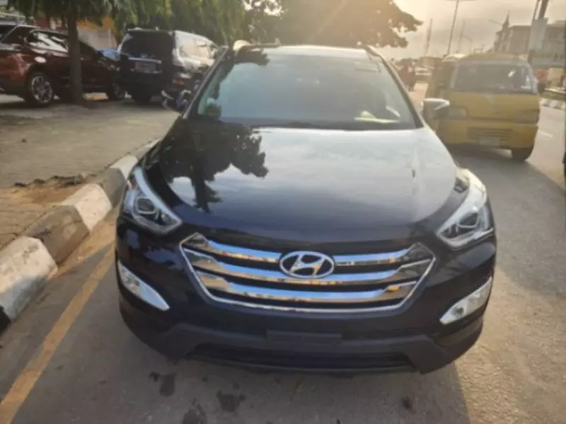 Hyundai Santa Fe   - 2014
