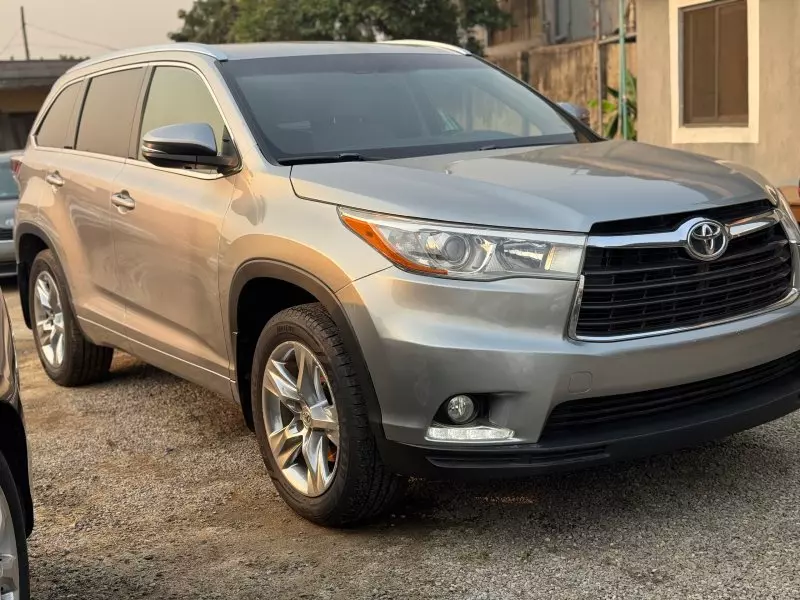 Toyota Highlander   - 2015