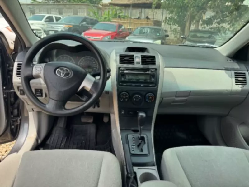 Toyota Corolla   - 2013