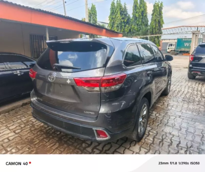 Toyota Highlander   - 2015