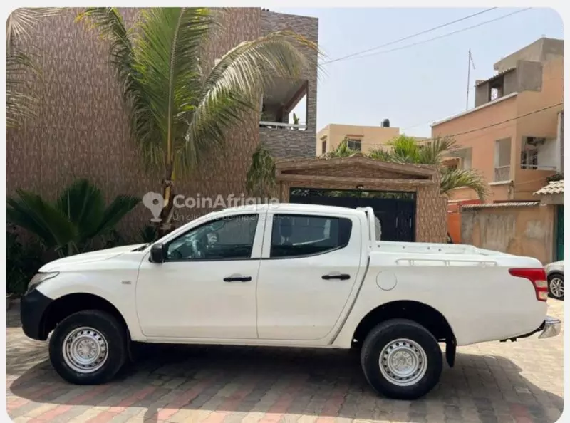 Mitsubishi L200   - 2021