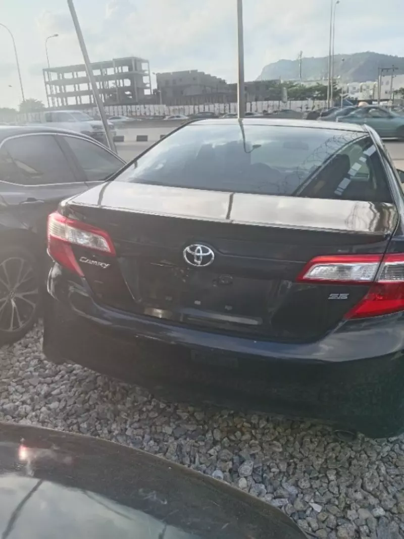 Toyota Camry   - 2014