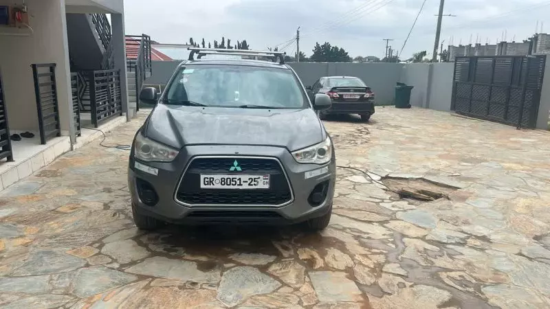 Mitsubishi Outlander Sport   - 2014