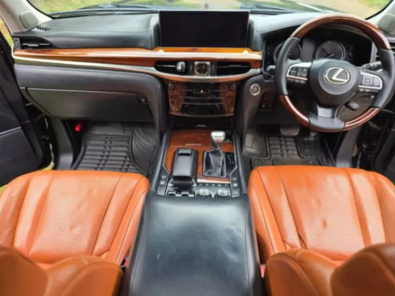 Lexus LX 570   - 2017