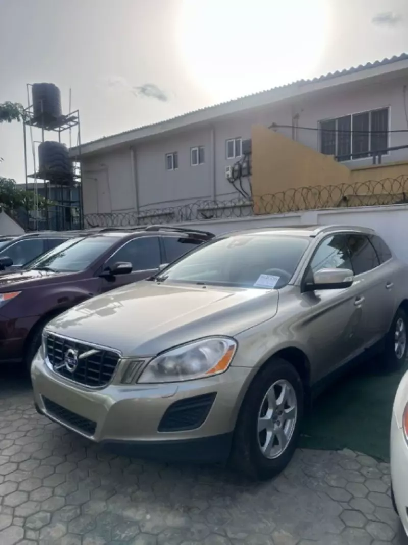Volvo XC60   - 2012