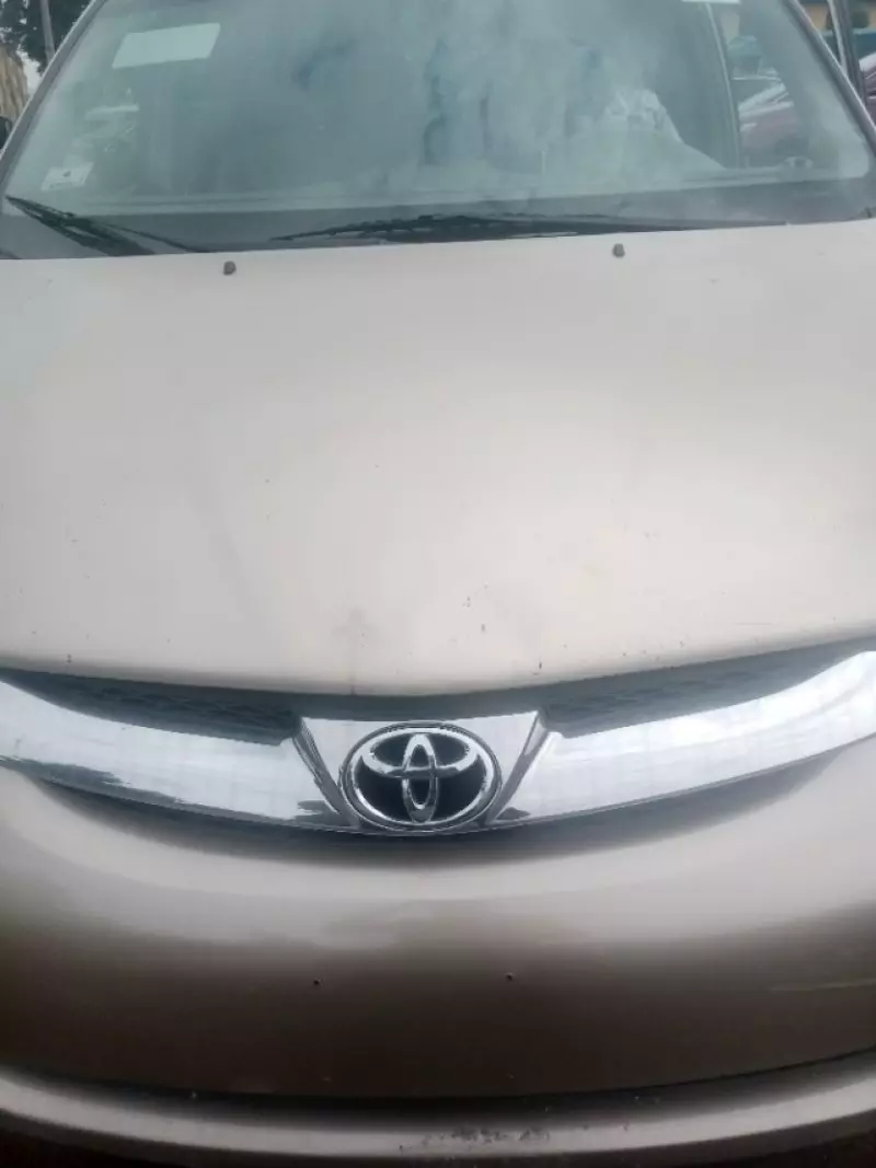 Toyota Sienna   - 2006