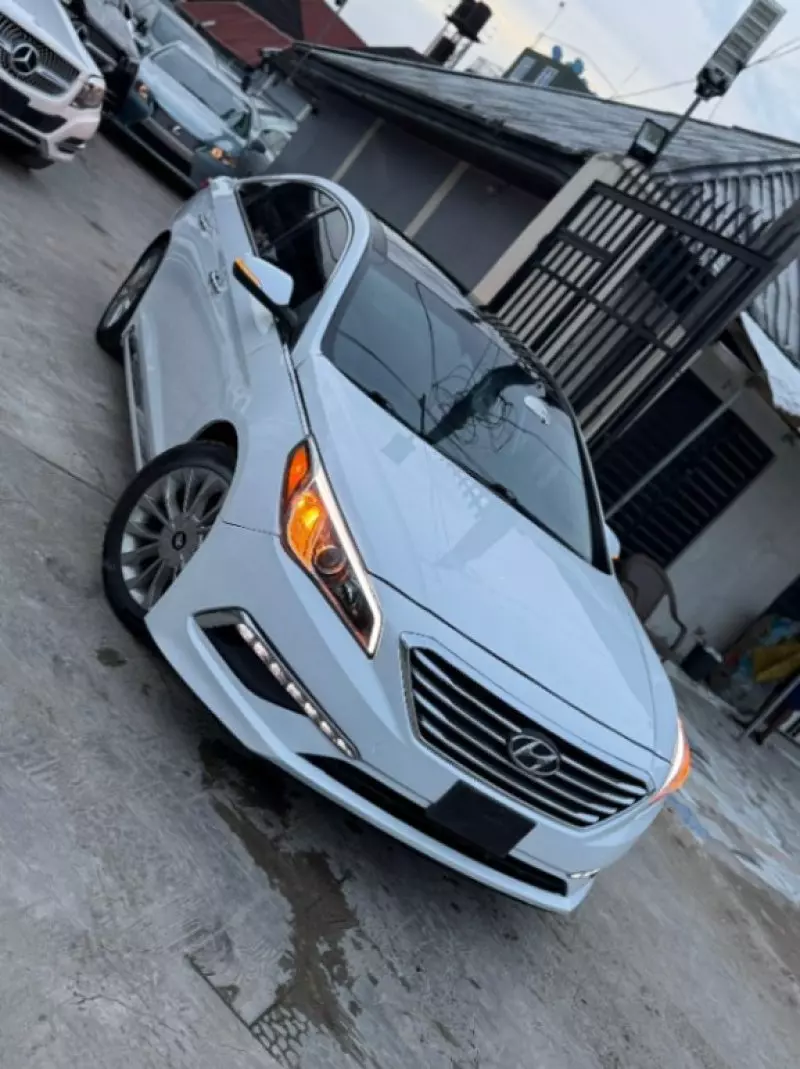 Hyundai Sonata   - 2015