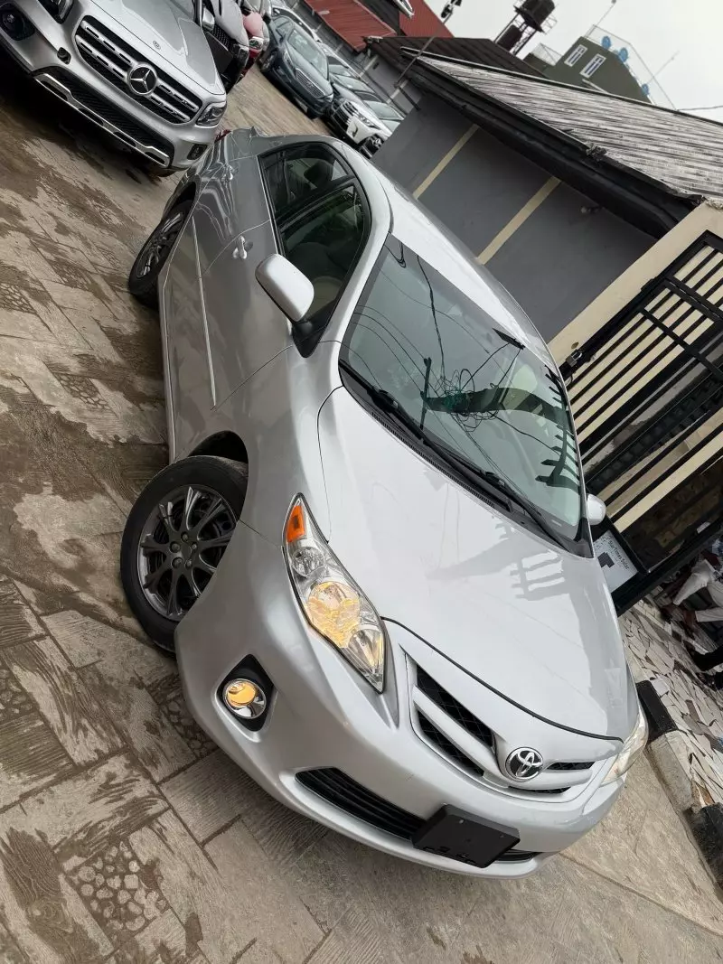 Toyota Corolla   - 2011