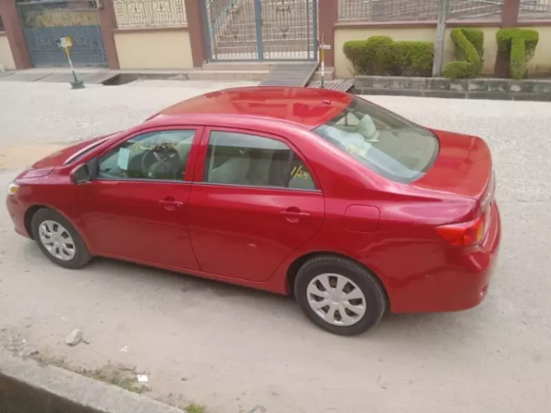 Toyota Corolla   - 2010