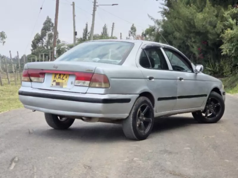 Nissan FB15   - 2000