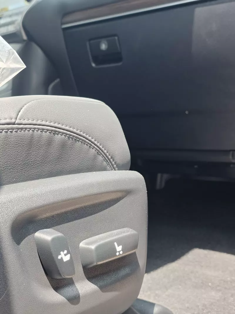 Toyota Landcruiser Prado   -