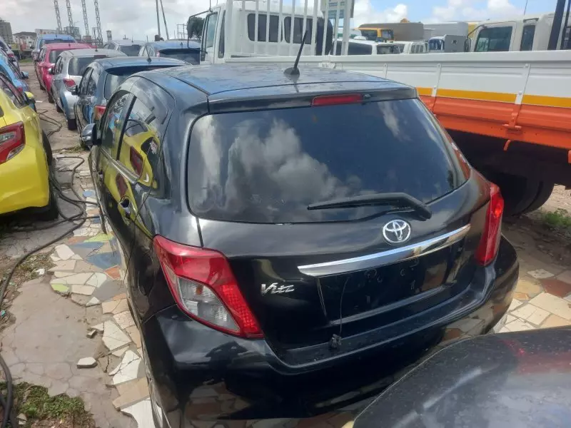Toyota Vitz   - 2014