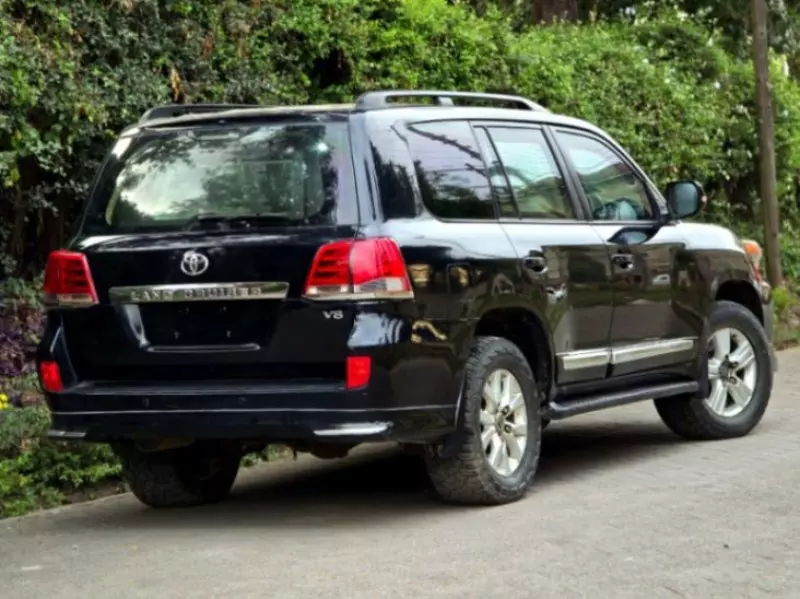 Toyota Land Cruiser   - 2015