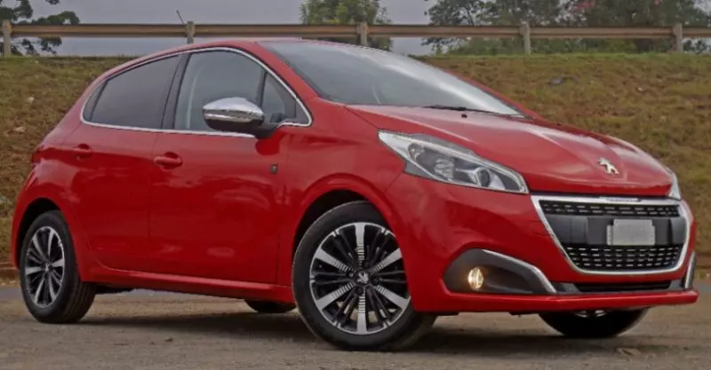 Peugeot 208   - 2018