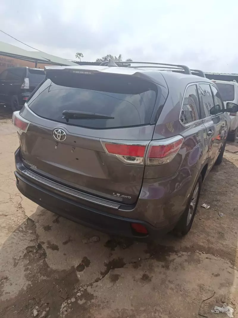 Toyota Highlander - 2016