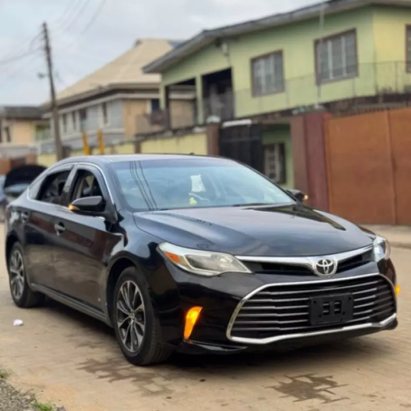 Toyota Avalon   - 2016