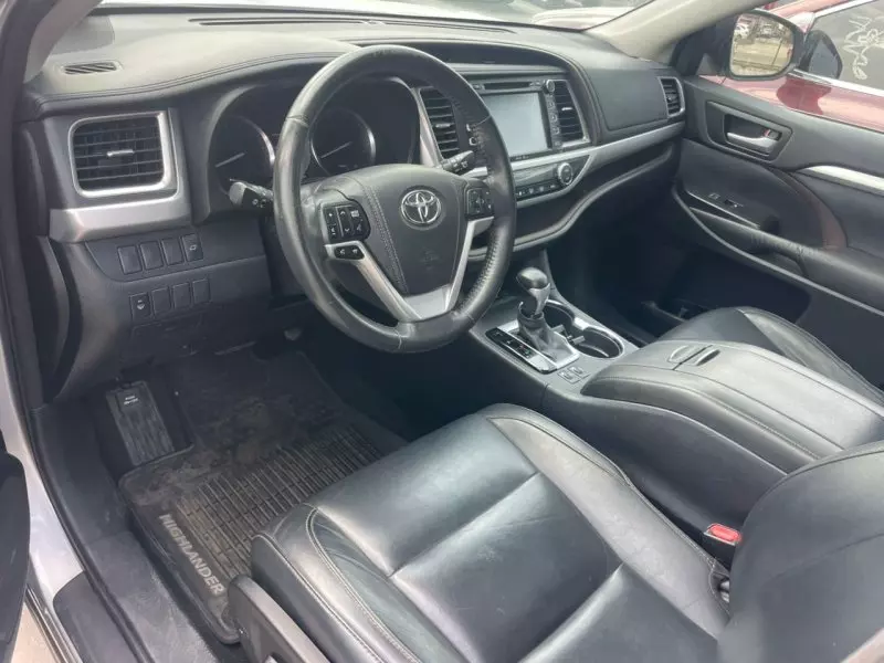 Toyota Highlander   - 2015