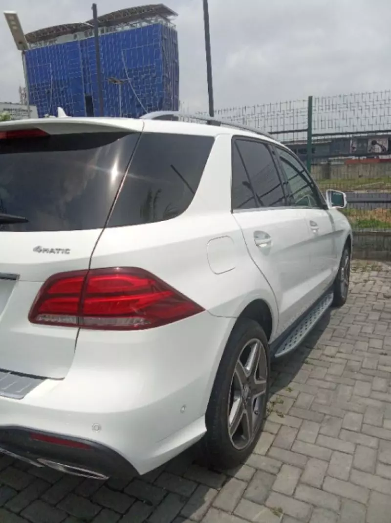 Mercedes-Benz GLE-Class   - 2017