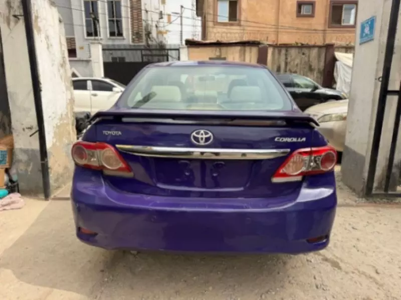 Toyota Corolla   - 2010