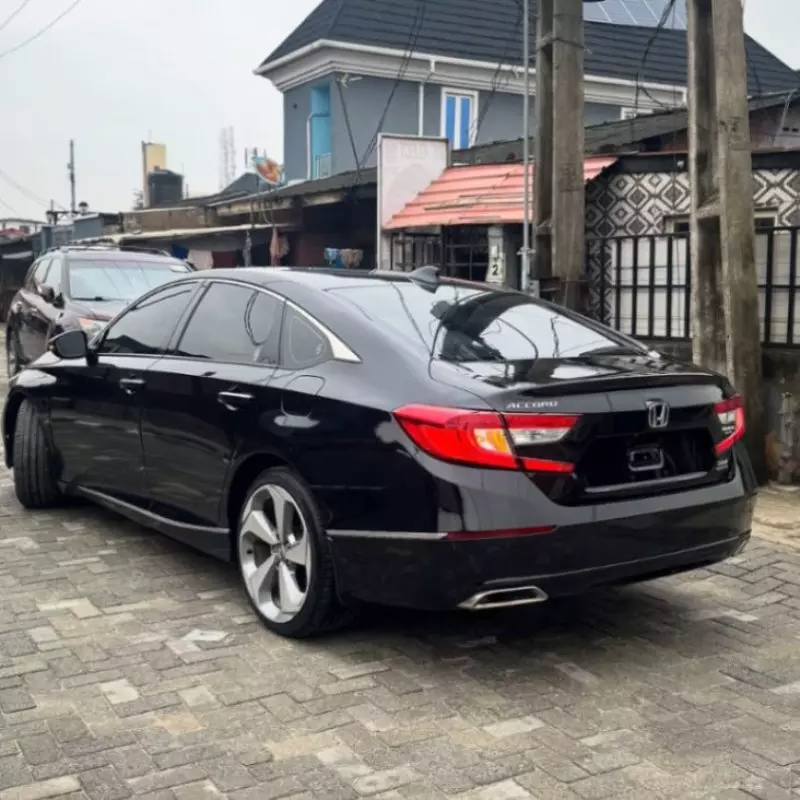 Honda Accord   - 2018