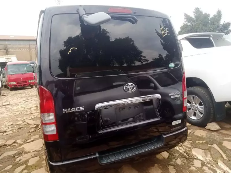 Toyota Hiace   - 2014