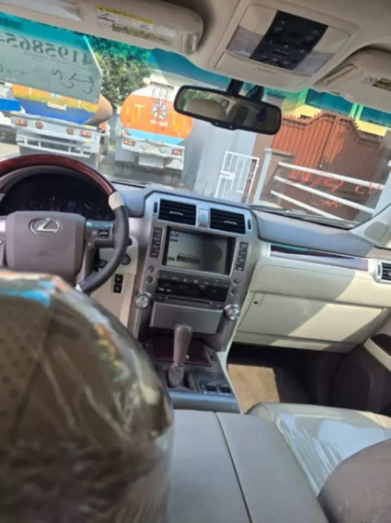 Lexus GX 460   - 2011