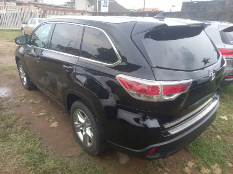 Toyota Highlander   - 2015