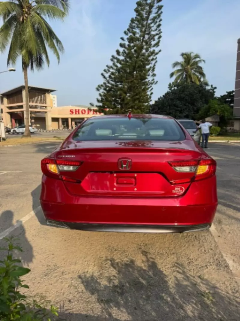 Honda Accord   - 2017
