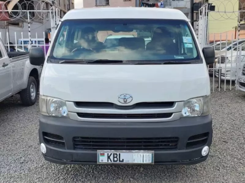 Toyota Hiace   - 2010