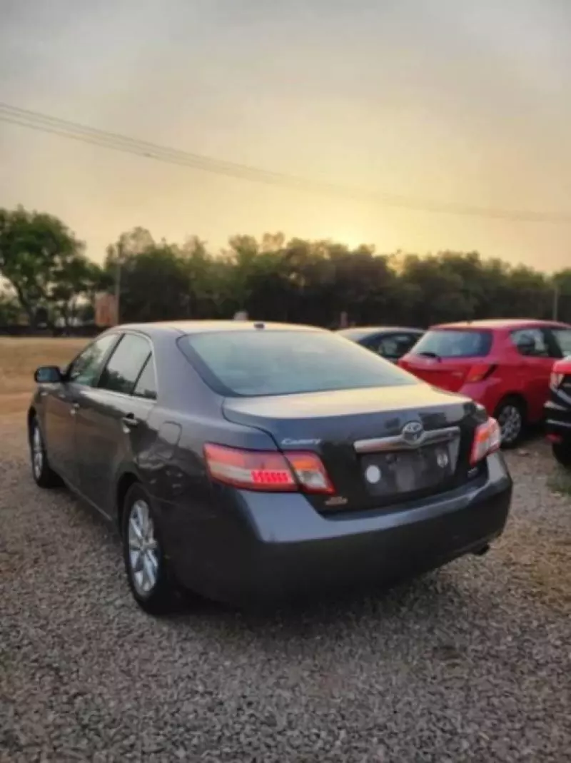Toyota Camry   - 2010
